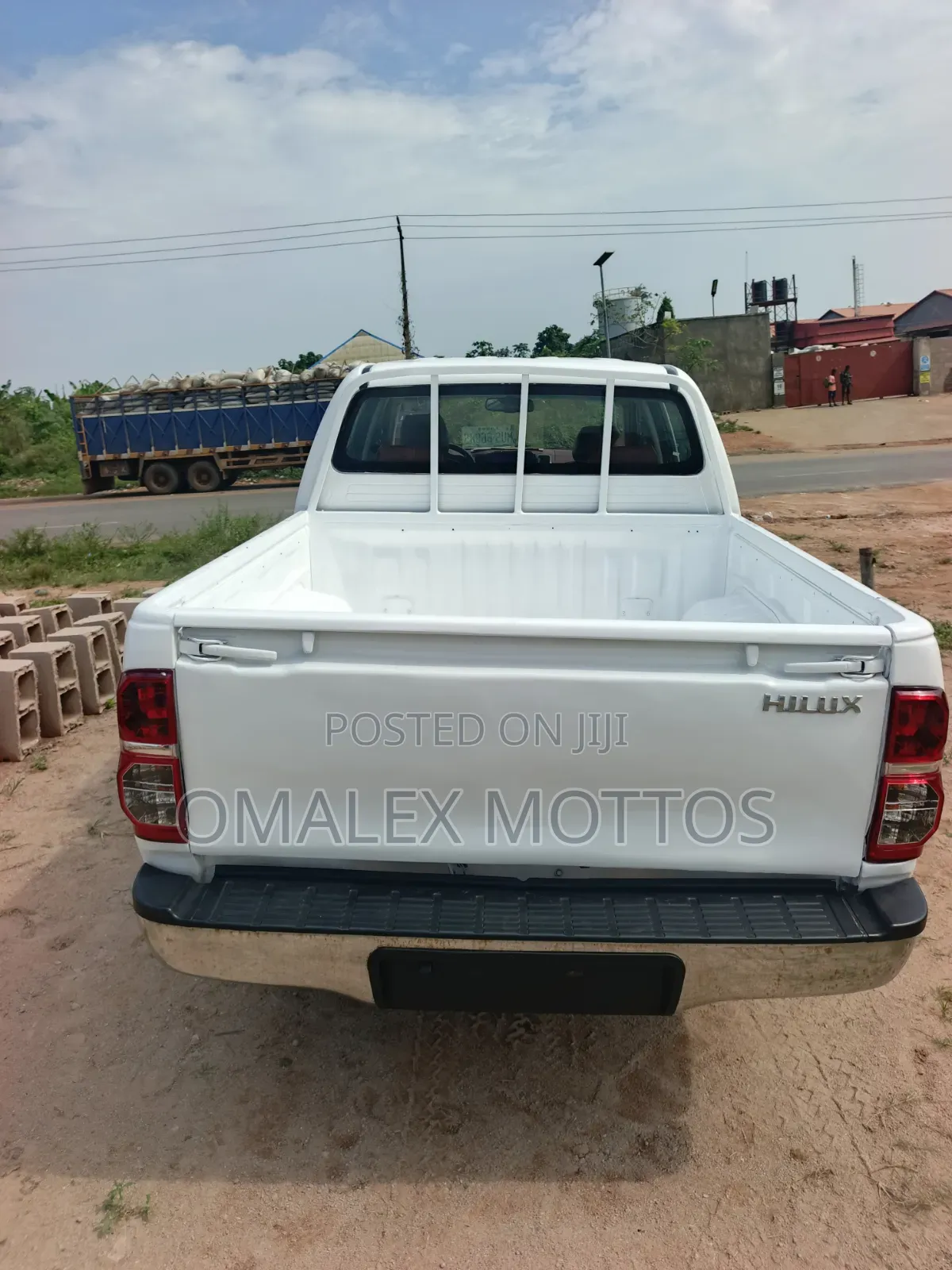 Toyota Hilux 2010 White