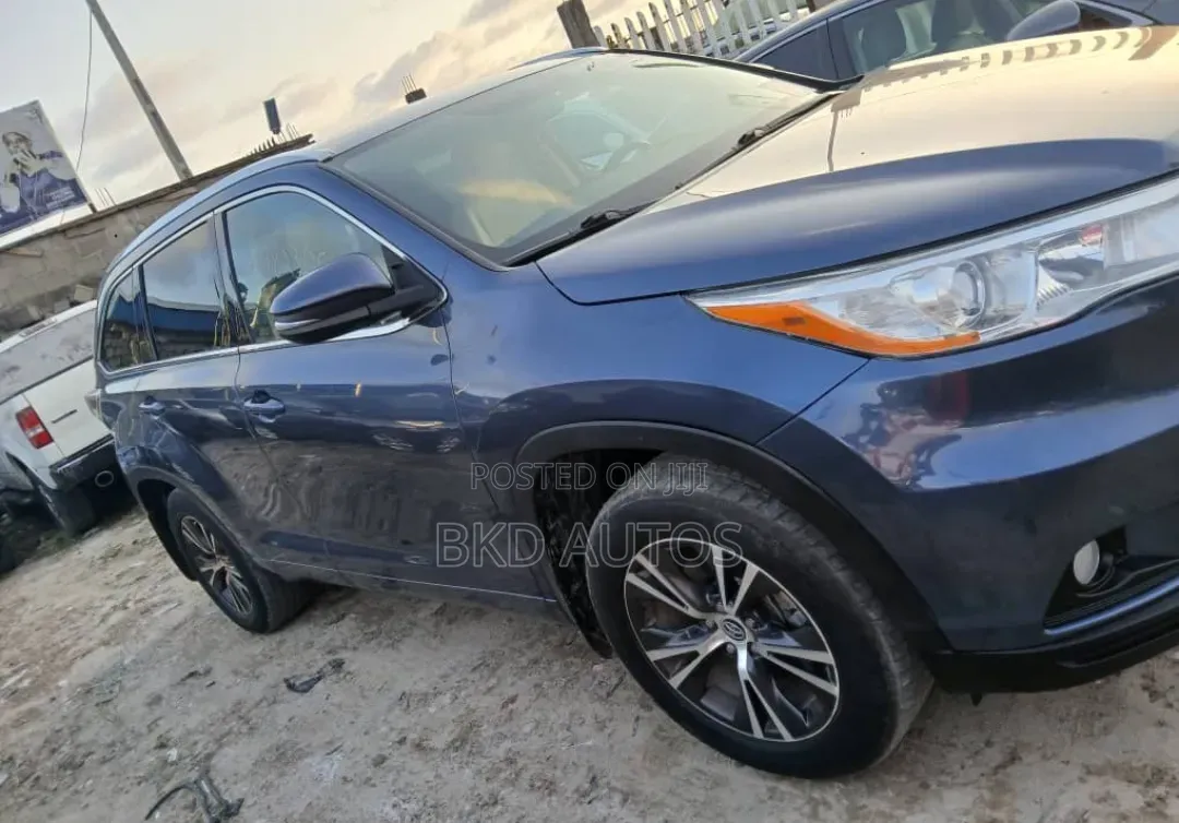 Toyota Highlander XLE 4dr SUV (3.5L 6cyl 6A) 2015 Blue