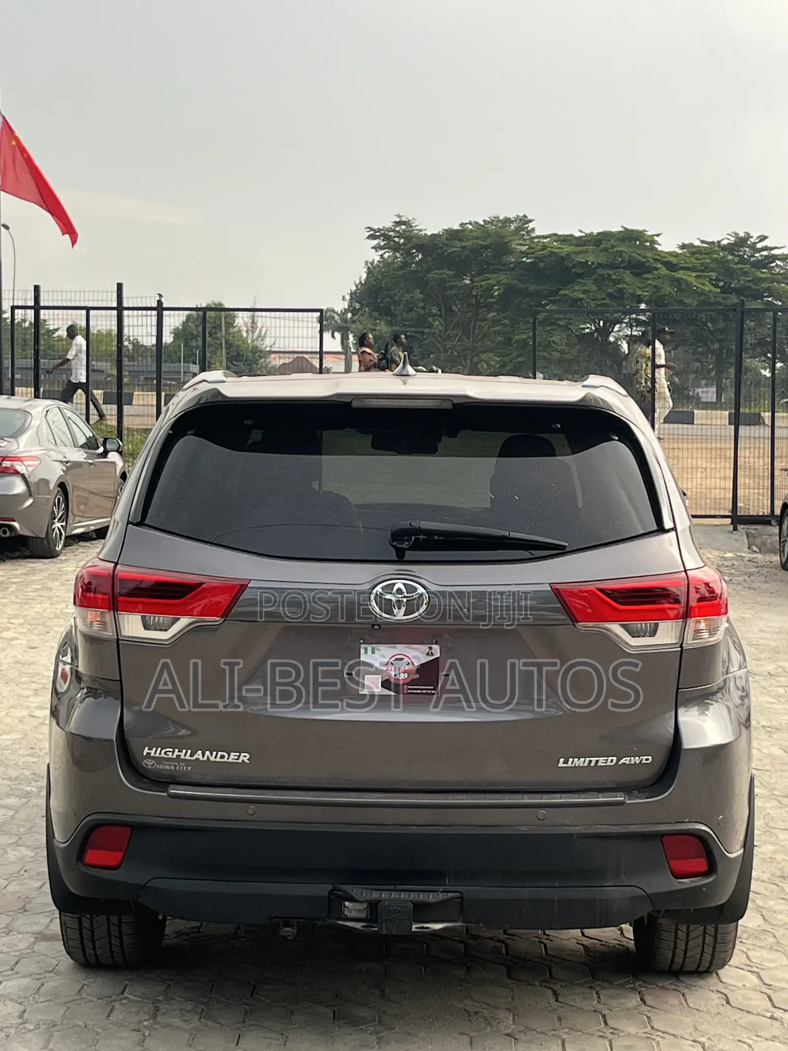 Toyota Highlander Limited Platinum V6 4x4 (3.5L 6cyl 6A) 2016 Gray