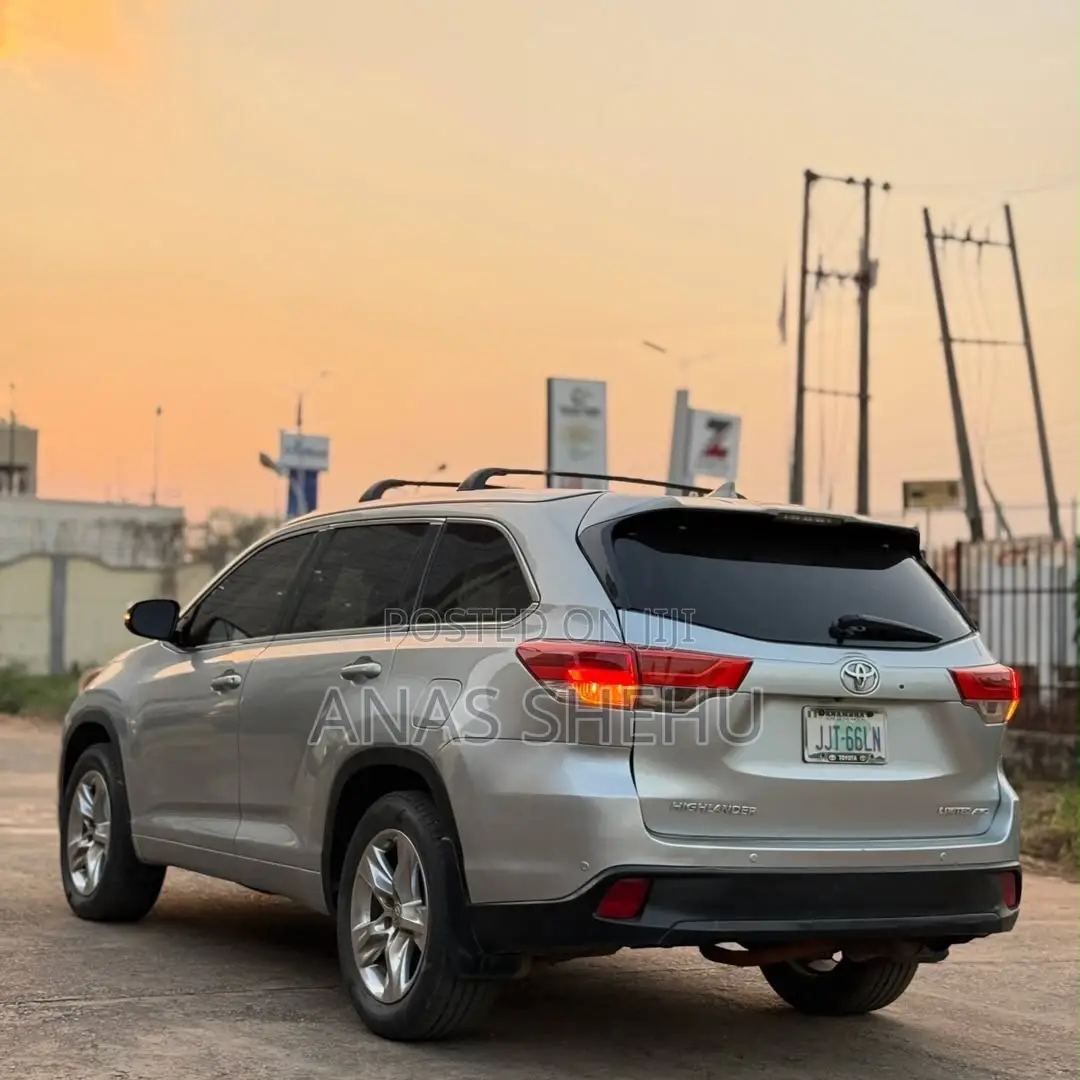 Toyota Highlander Limited 4dr SUV AWD (3.5L 6cyl 6A) 2015 Silver