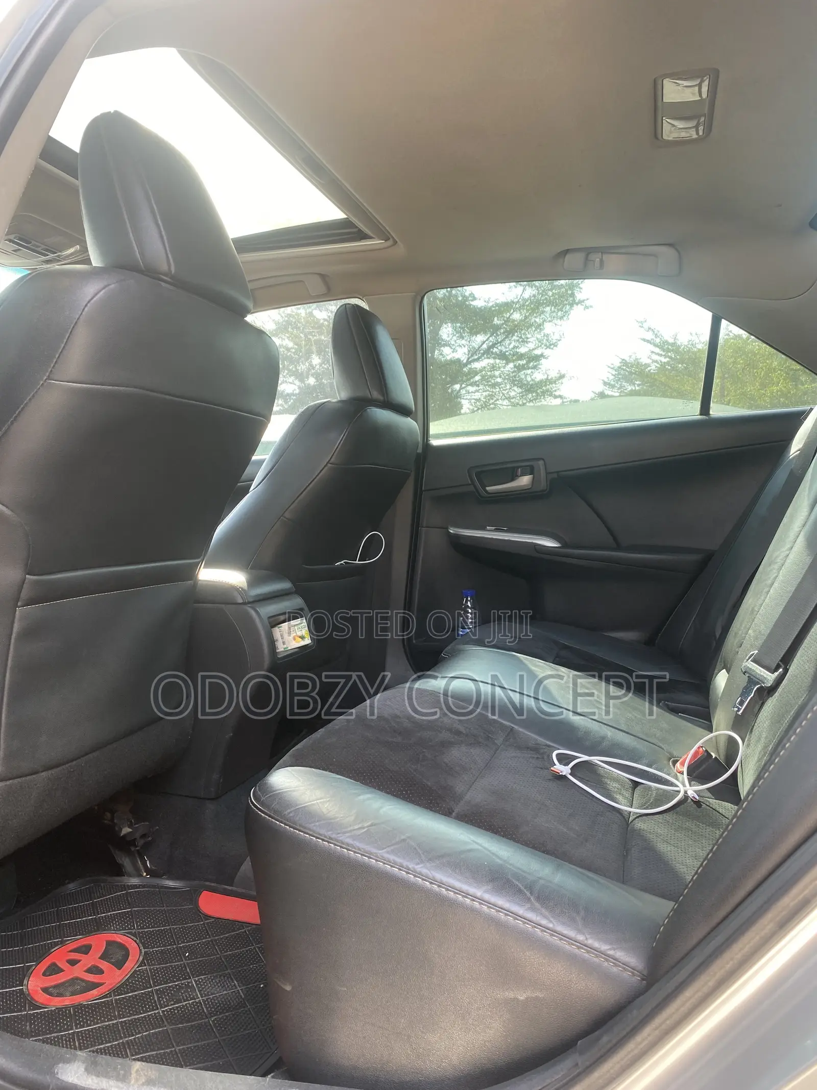Toyota Camry SE 4dr Sedan (2.5L 4cyl 6A) 2013 Silver