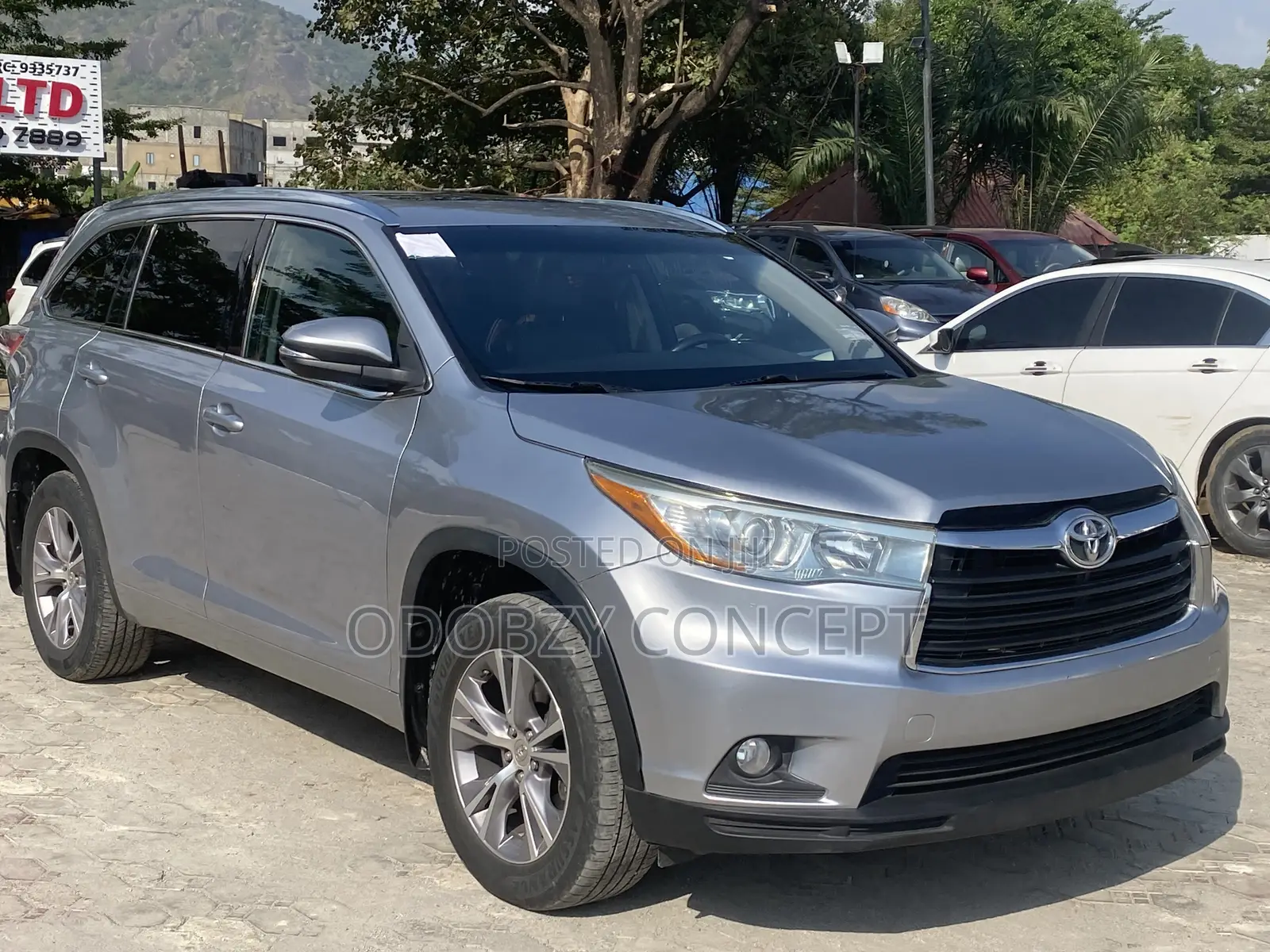 Toyota Highlander XLE 4dr SUV (3.5L 6cyl 6A) 2015 Silver