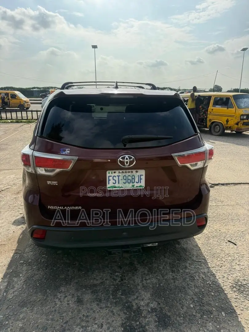 Toyota Highlander LE 4dr SUV (3.5L 6cyl 6A) 2015 Brown