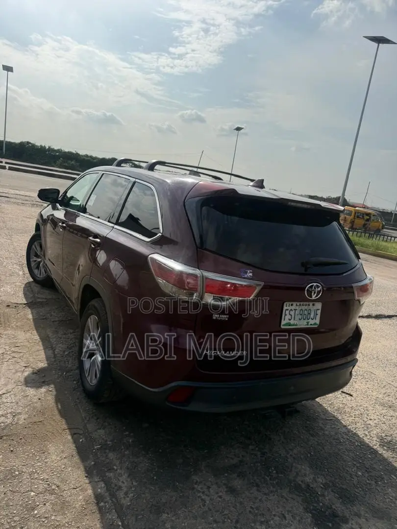 Toyota Highlander LE 4dr SUV (3.5L 6cyl 6A) 2015 Brown