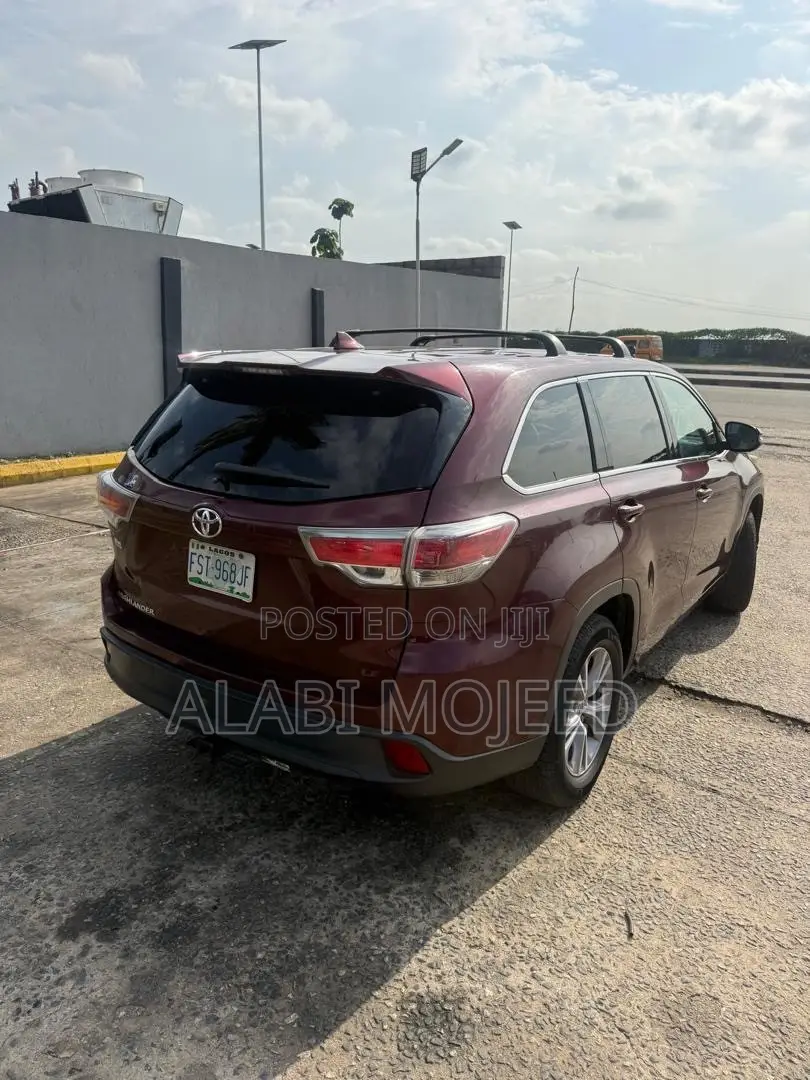 Toyota Highlander LE 4dr SUV (3.5L 6cyl 6A) 2015 Brown