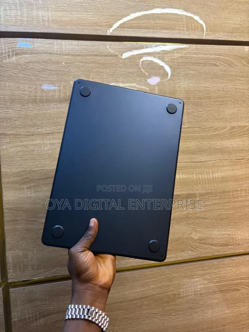 Laptop Apple MacBook Air 2022 M2 8GB Apple M2 SSD 256GB