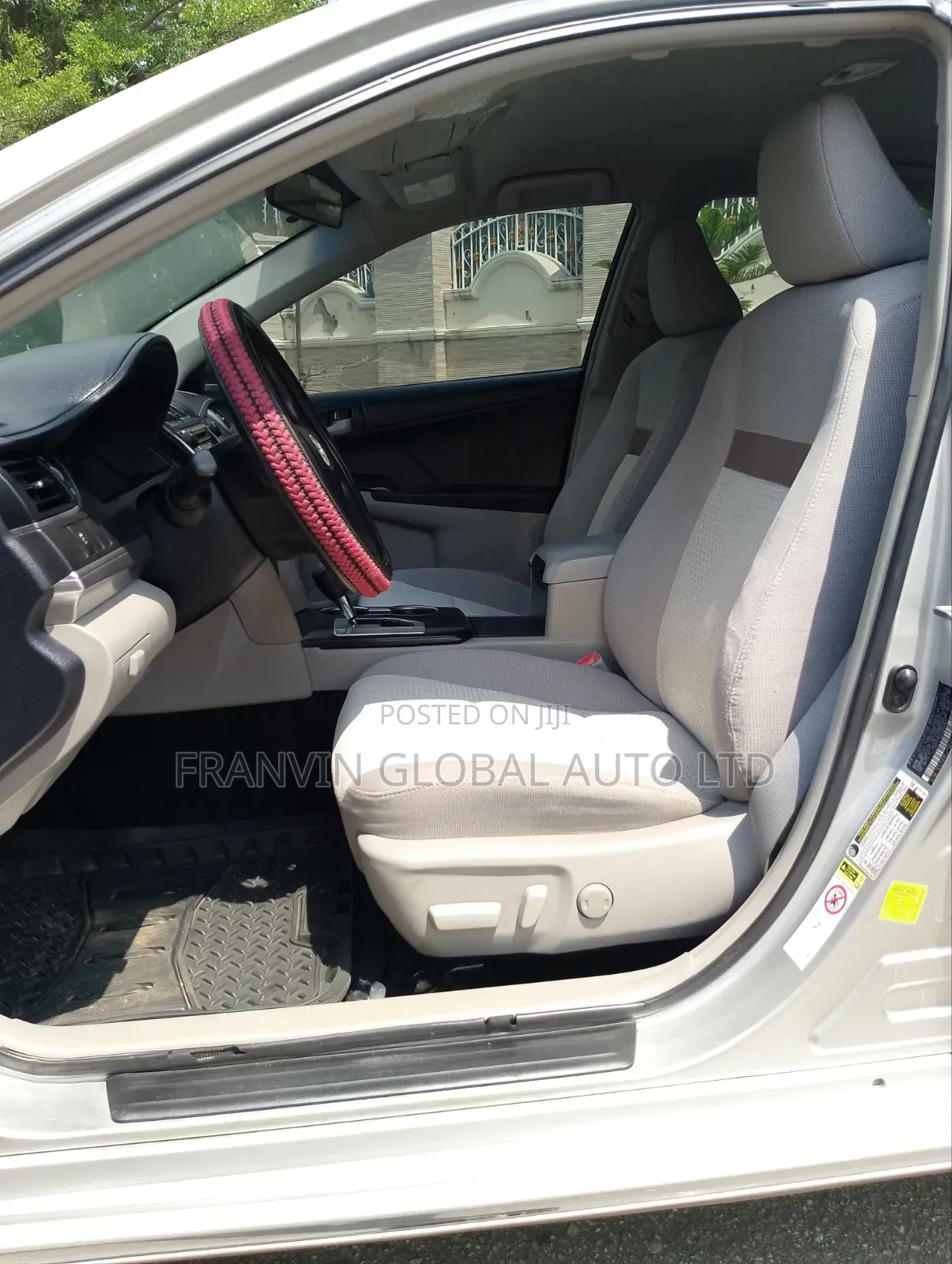 Toyota Camry LE 4dr Sedan (2.5L 4cyl 6A) 2012 Silver