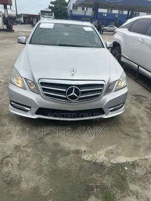 Mercedes-Benz E350 Base 4dr Sedan RWD (3.5L 6cyl 7A) 2013 Silver