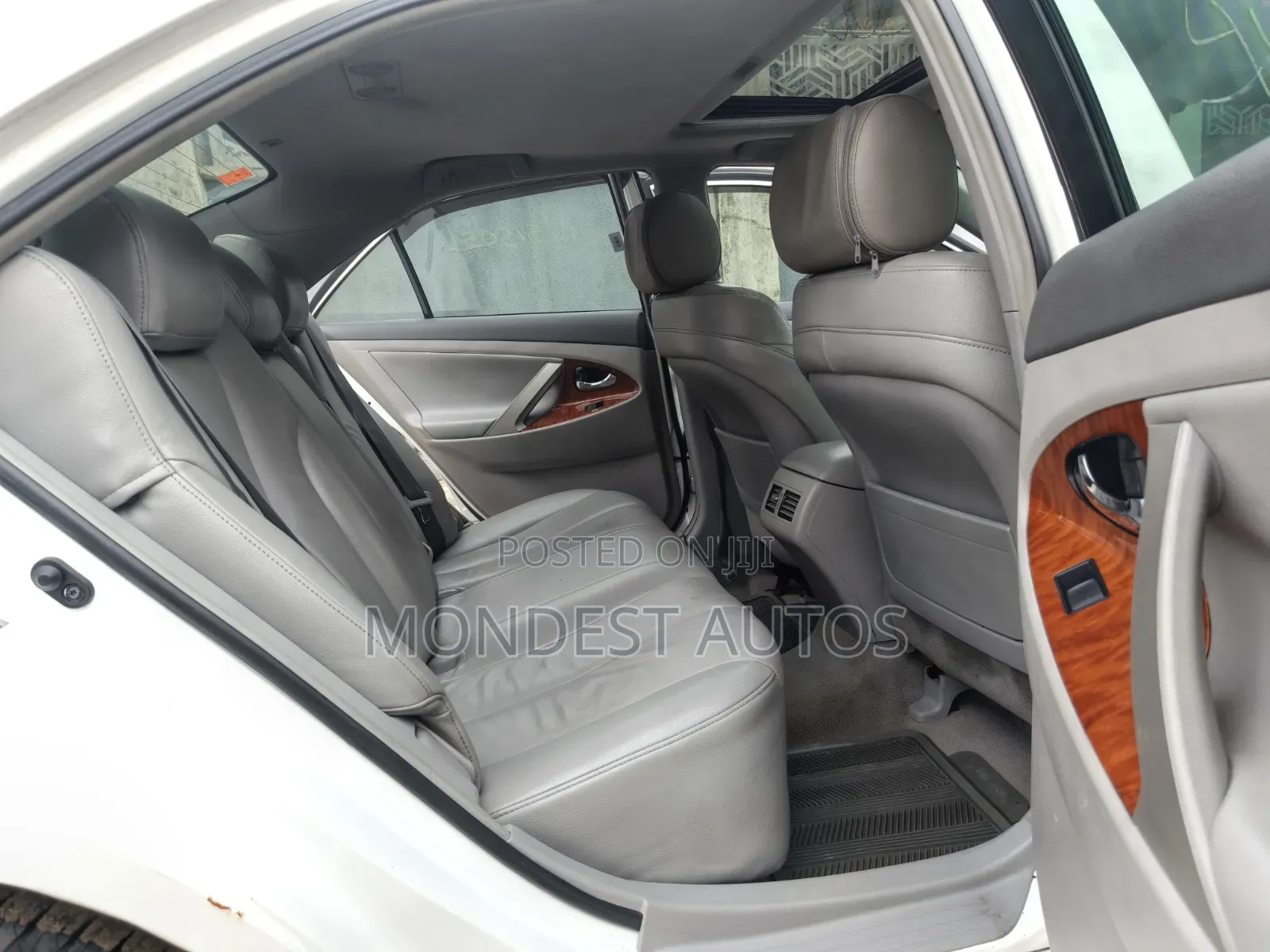 Toyota Camry XLE 4dr Sedan (2.4 4cyl 5A) 2008 White