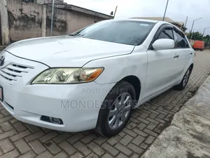 Toyota Camry XLE 4dr Sedan (2.4 4cyl 5A) 2008 White