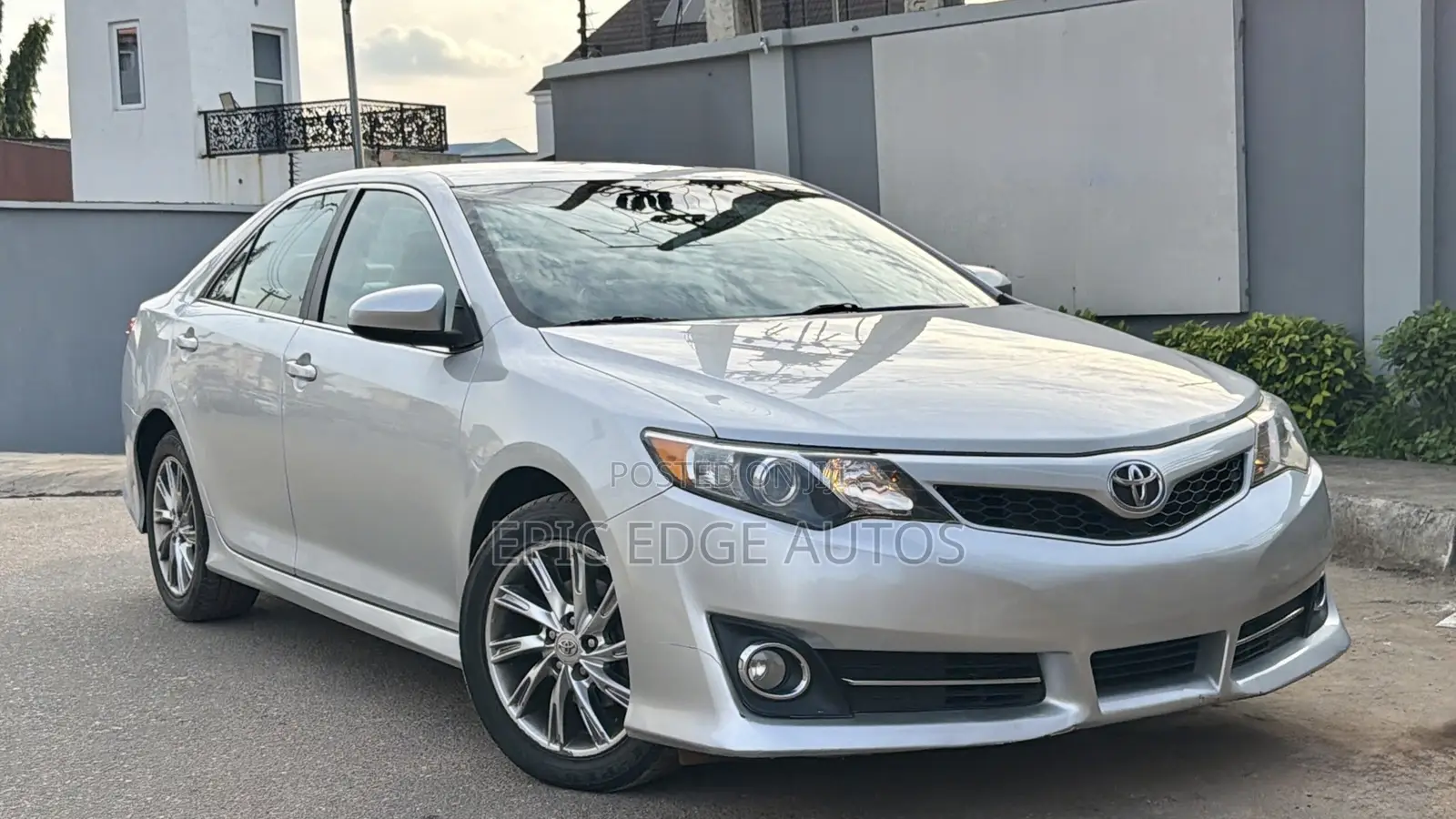 Toyota Camry SE 4dr Sedan (2.5L 4cyl 6A) 2014 Silver