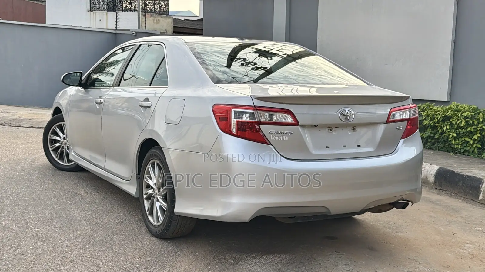 Toyota Camry SE 4dr Sedan (2.5L 4cyl 6A) 2014 Silver
