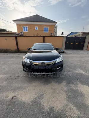 Honda Accord Touring V-6 4dr Sedan (3.5L 6cyl 6A) 2015 Black