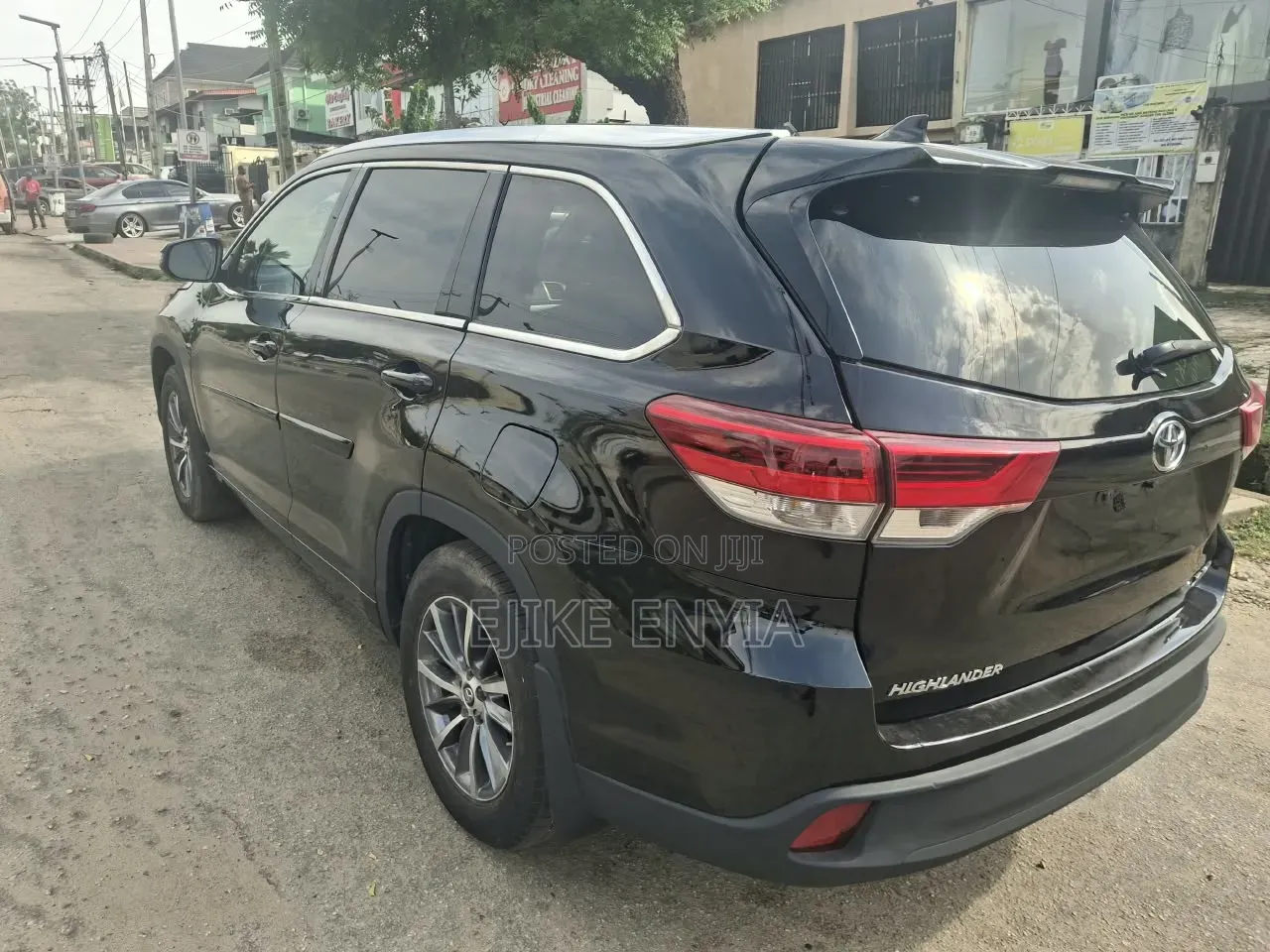 Toyota Highlander XLE 4x4 V6 (3.5L 6cyl 8A) 2018 Black
