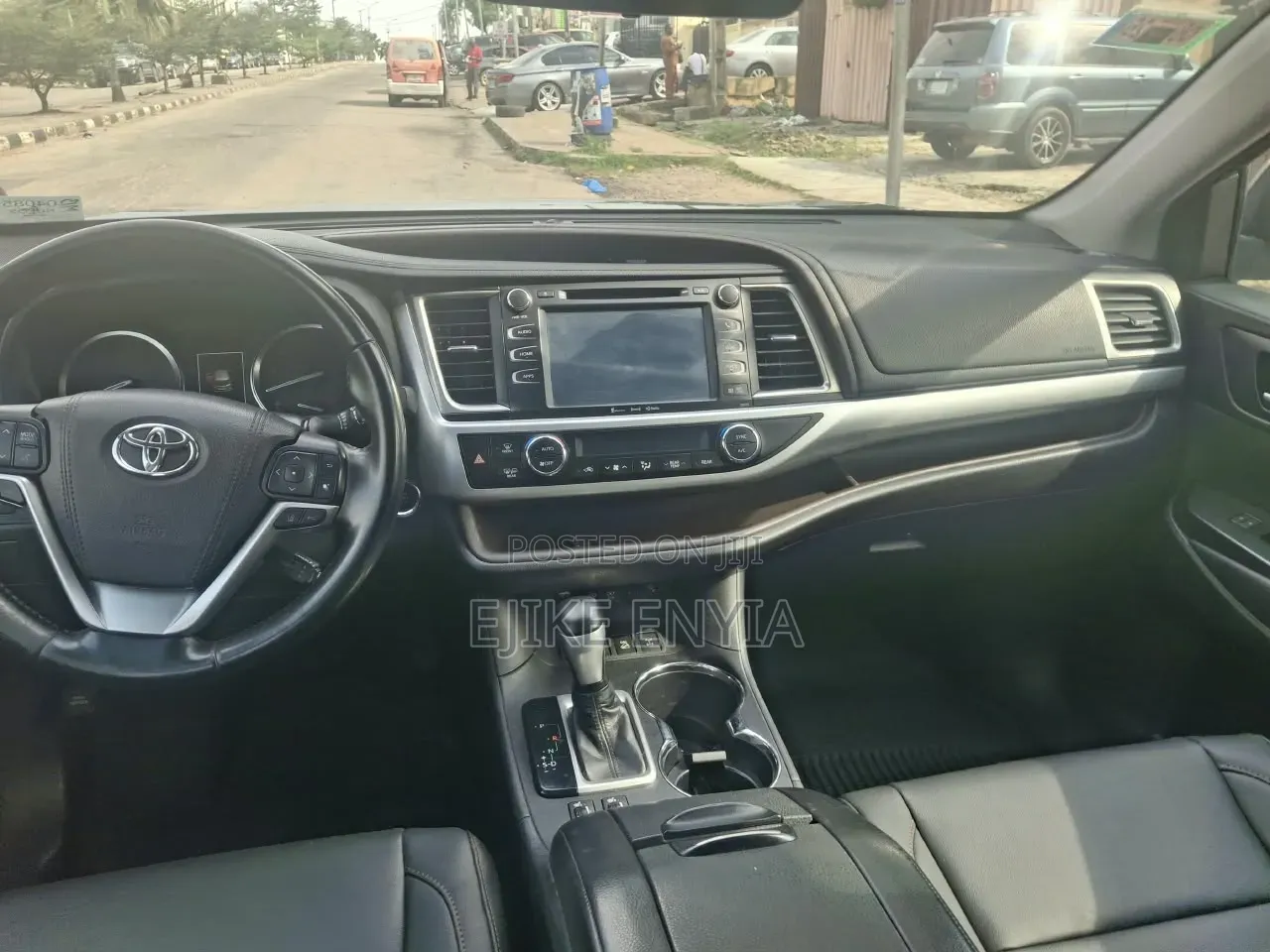Toyota Highlander XLE 4x4 V6 (3.5L 6cyl 8A) 2018 Black