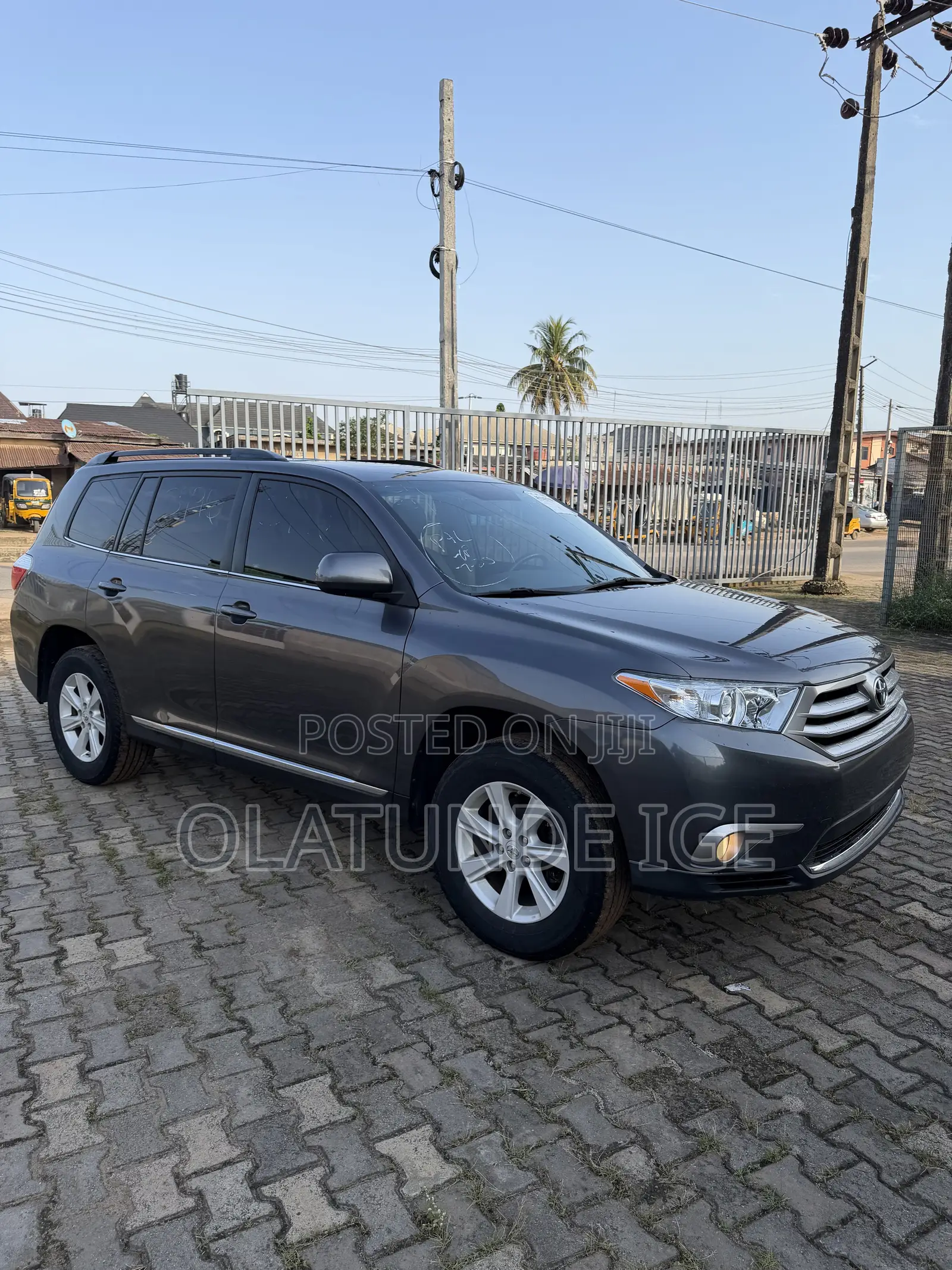 Toyota Highlander SE 3.5L 4WD 2013 Gray