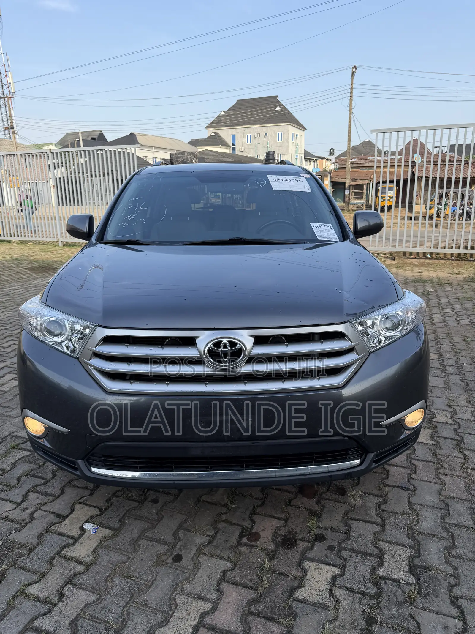 Toyota Highlander SE 3.5L 4WD 2013 Gray