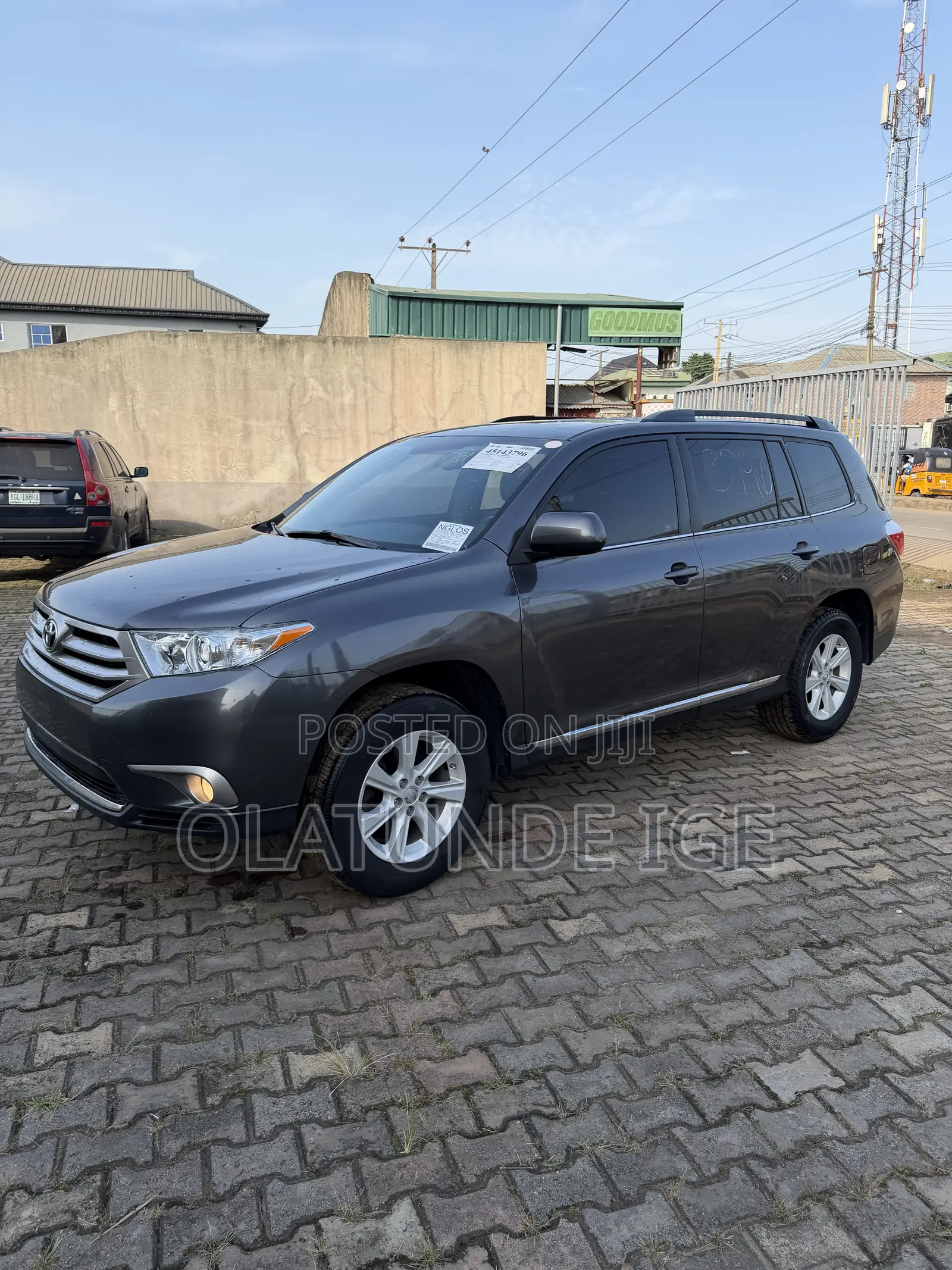 Toyota Highlander SE 3.5L 4WD 2013 Gray