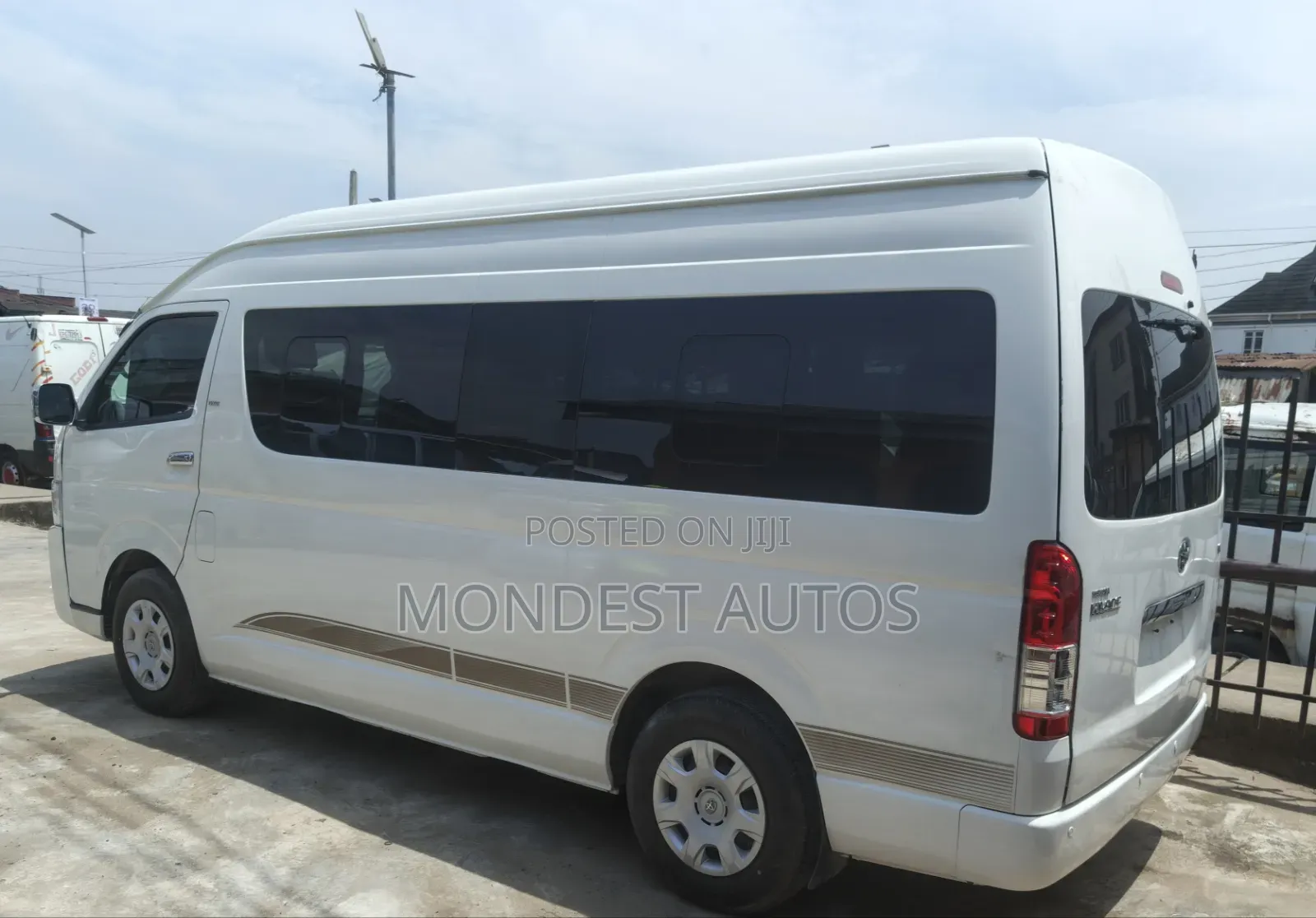 Toyota HiAce 2015 White