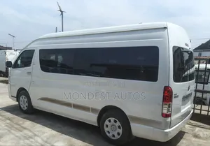Toyota HiAce 2015 White
