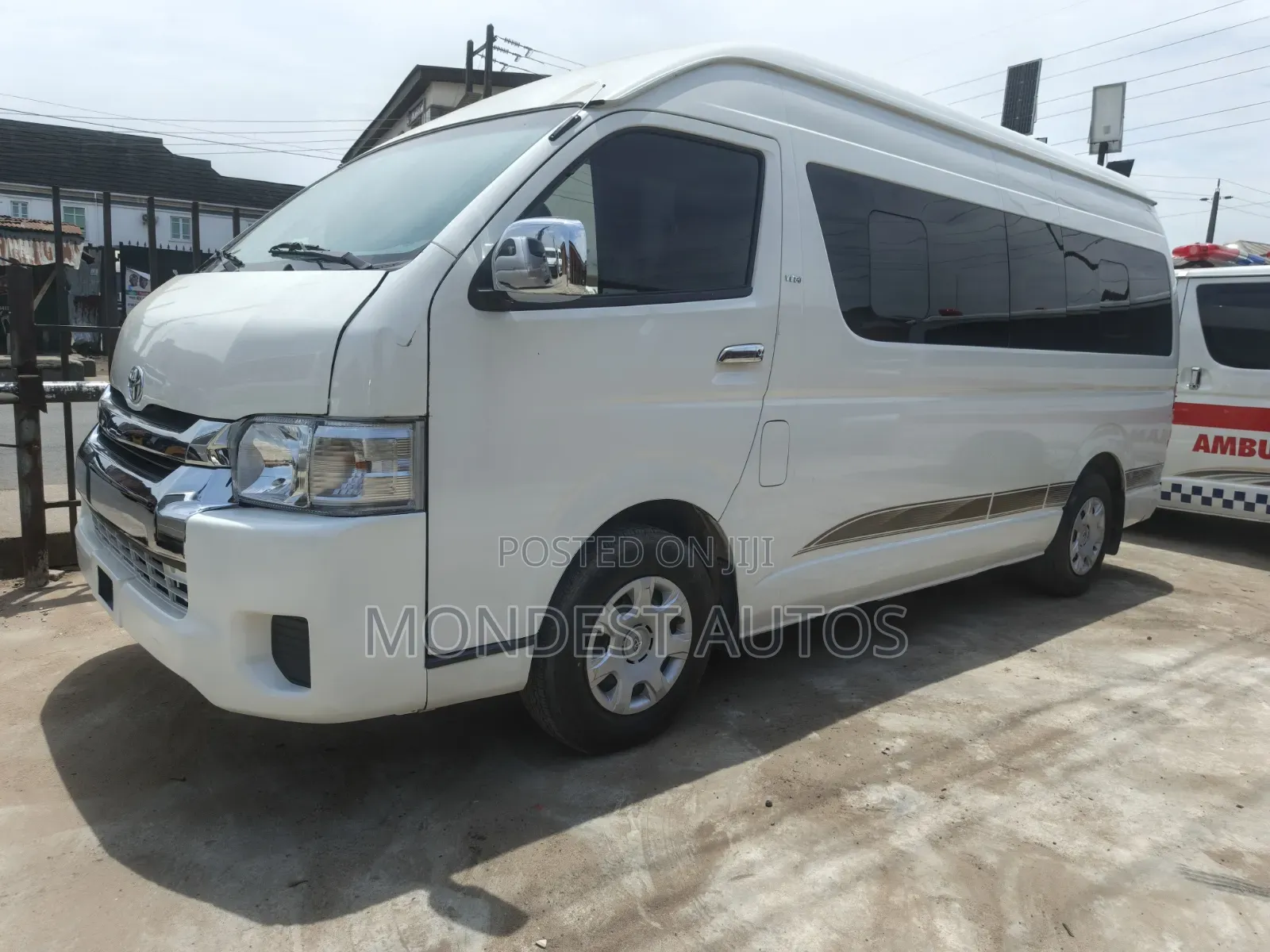 Toyota HiAce 2015 White