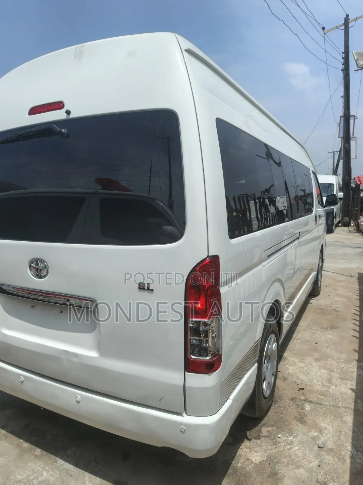 Toyota HiAce 2015 White