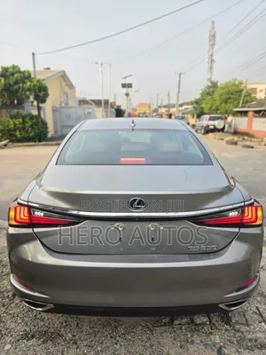 Lexus ES 2019 Silver