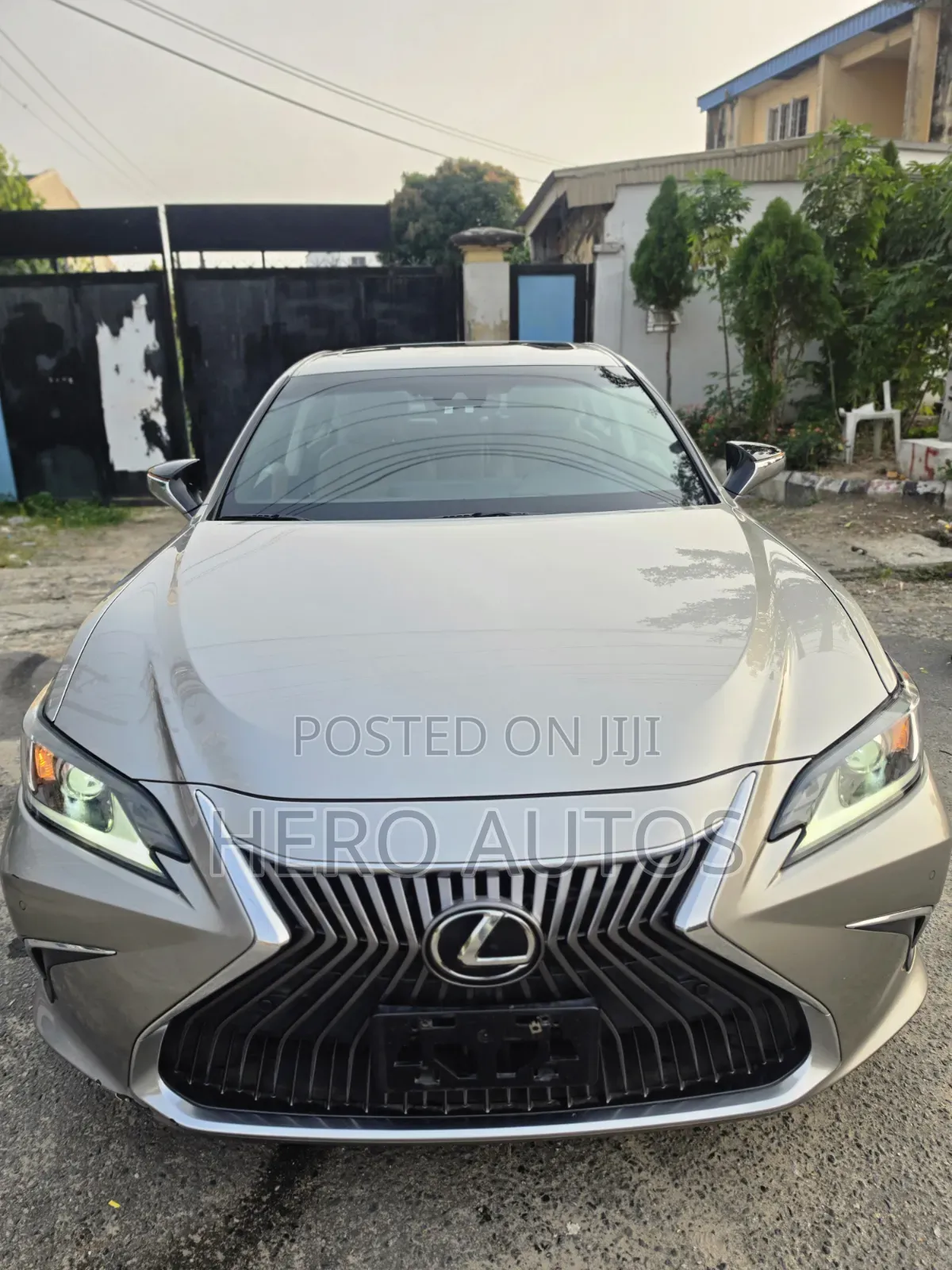 Lexus ES 2019 Silver