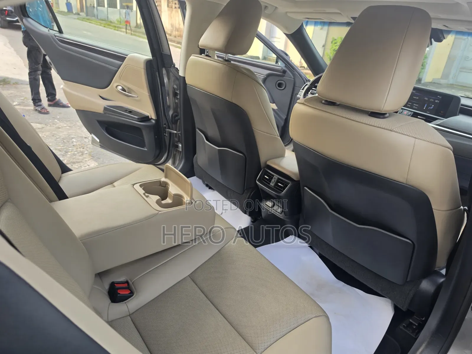 Lexus ES 2019 Silver