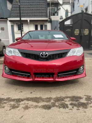 Toyota Camry SE 4dr Sedan (2.5L 4cyl 6A) 2012 Red