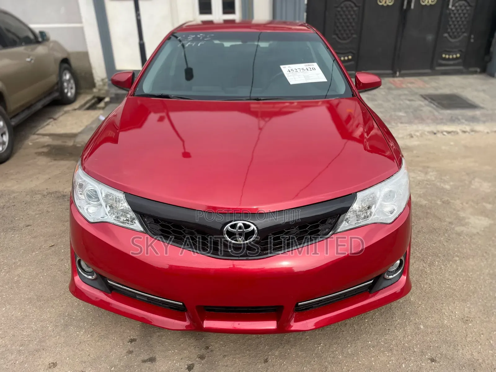 Toyota Camry SE 4dr Sedan (2.5L 4cyl 6A) 2012 Red