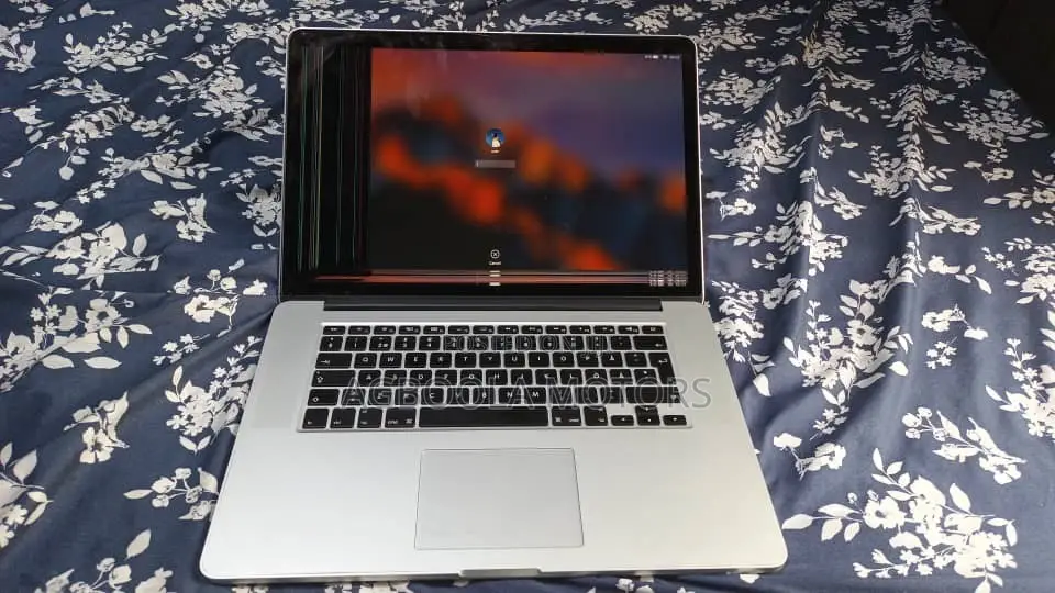 New Laptop Apple MacBook Pro 2015 16GB Intel Core i7 HDD+SSD 256GB
