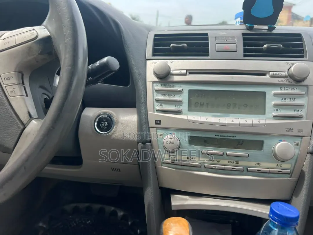 Toyota Camry XLE V6 4dr Sedan (3.5L 6cyl 6AM) 2008 Silver