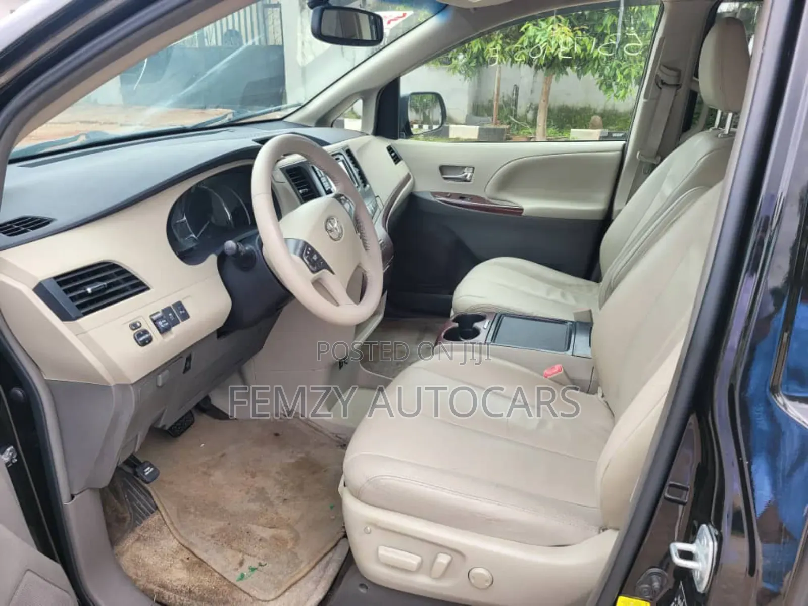 Toyota Sienna 2013 Black