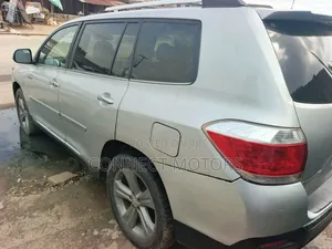 Toyota Highlander Limited 2012 Silver
