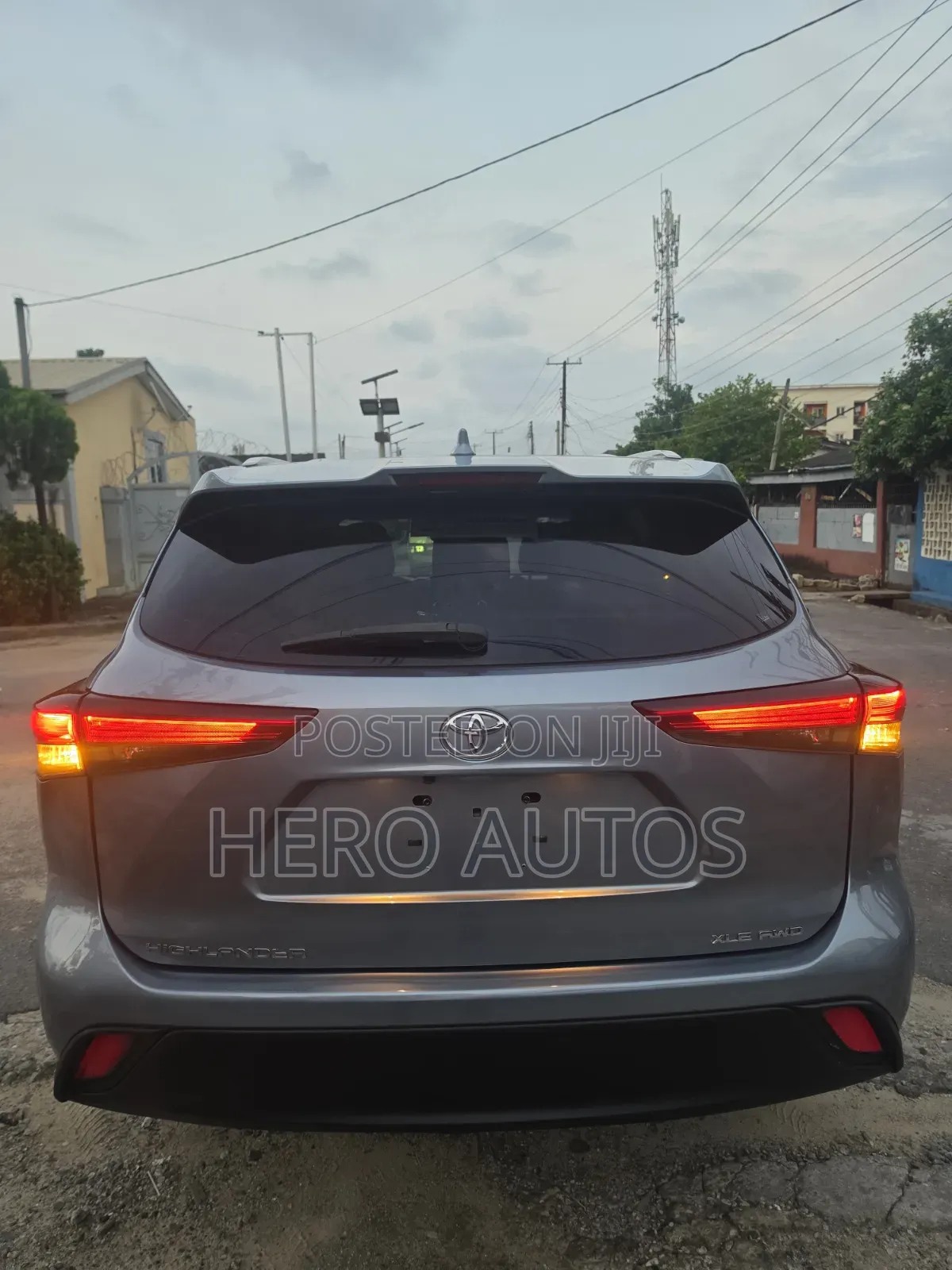 Toyota Highlander XLE AWD 2020 Blue