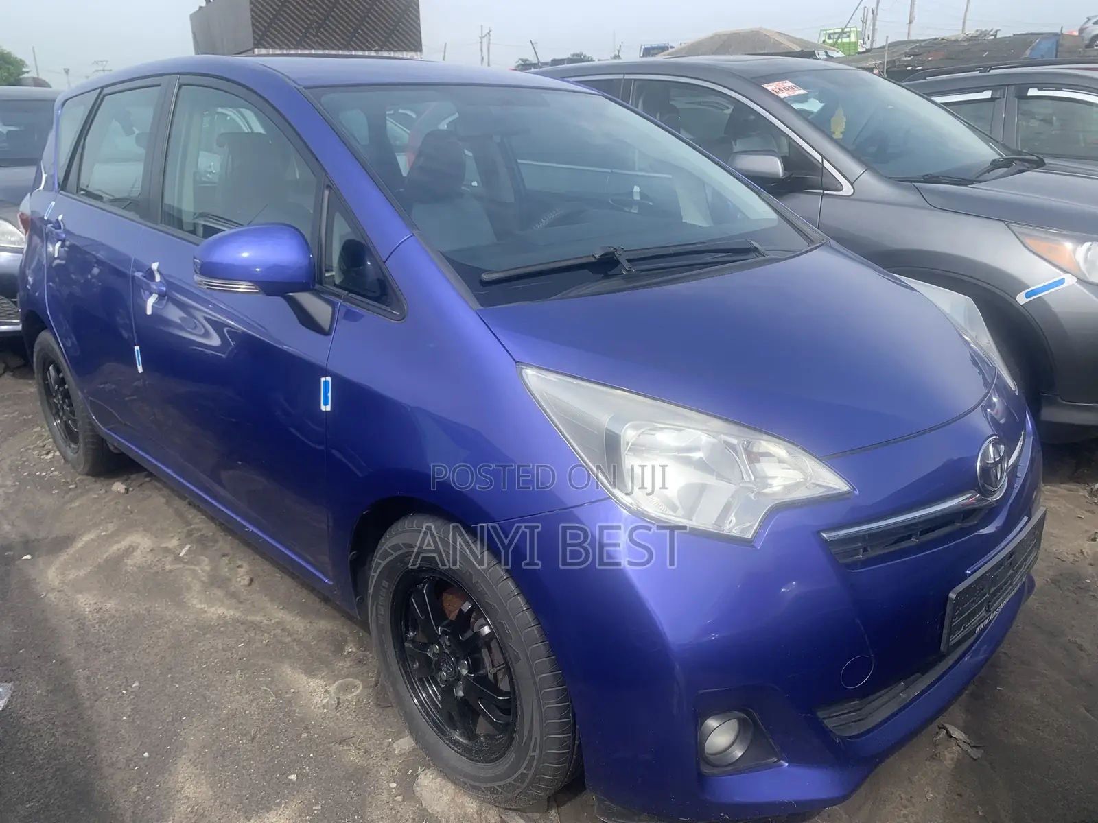 Toyota Verso 2017 Blue