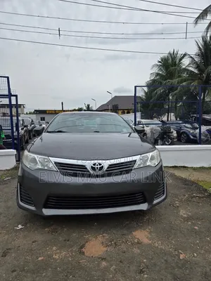 Toyota Camry LE 4dr Sedan (2.5L 4cyl 6A) 2012 Gray