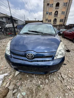 Toyota Verso 2009 Blue