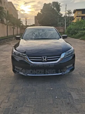 Honda Accord Touring 4dr Sedan FWD (3.5L 6cyl 6A) 2013 Black