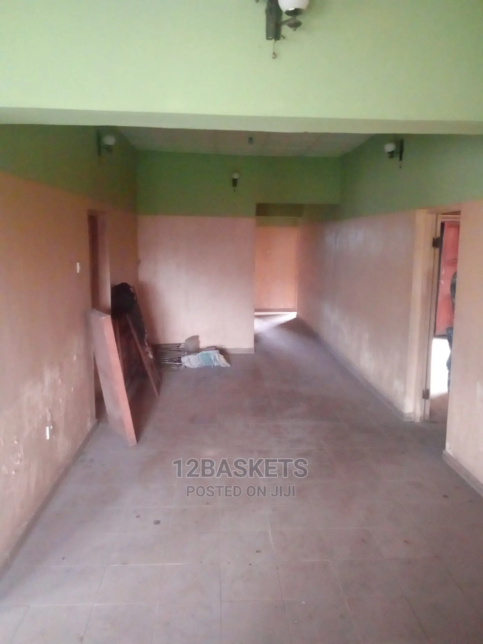 5bdrm House in Magodo Phase 1 for sale