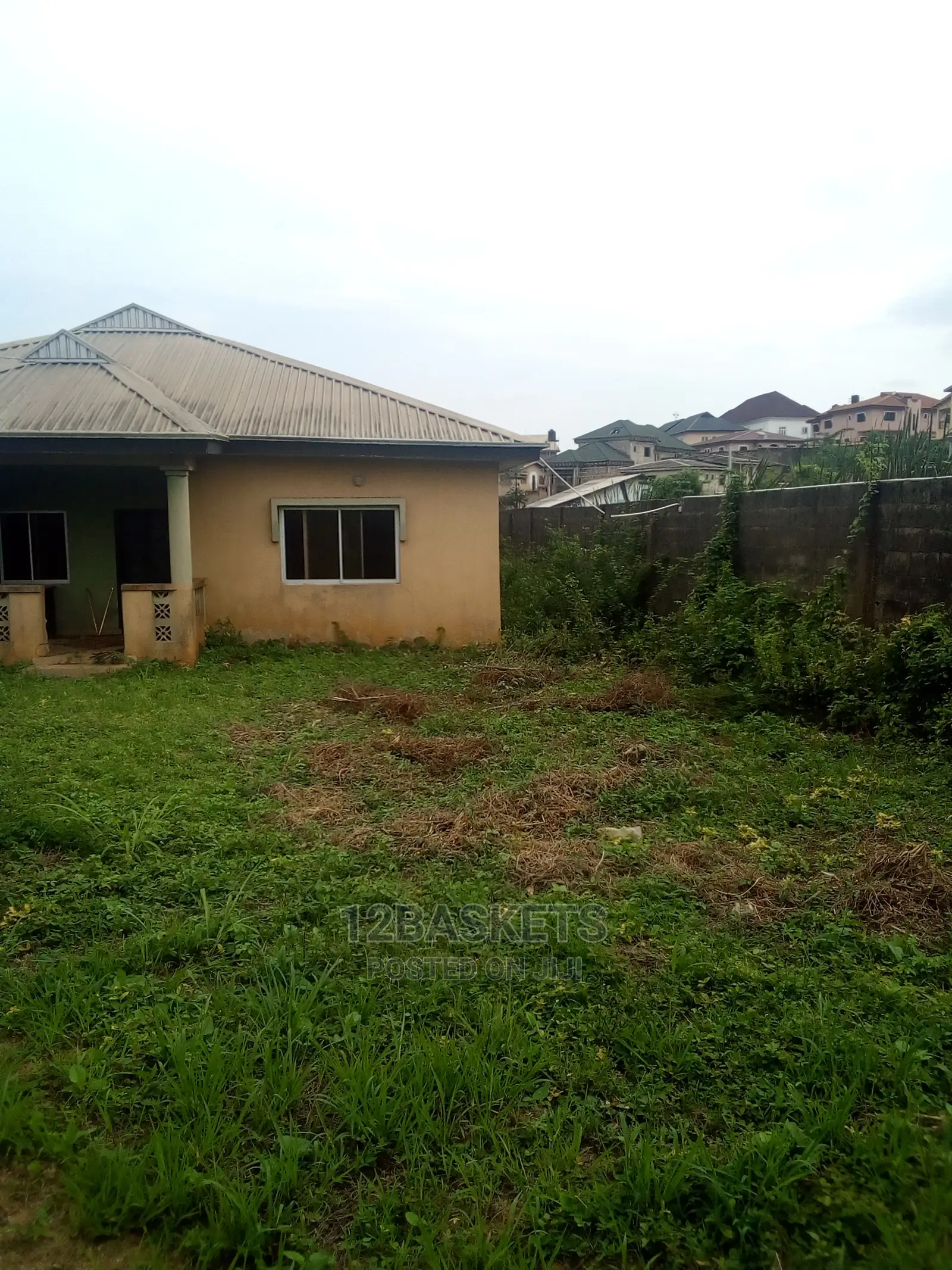 5bdrm House in Magodo Phase 1 for sale