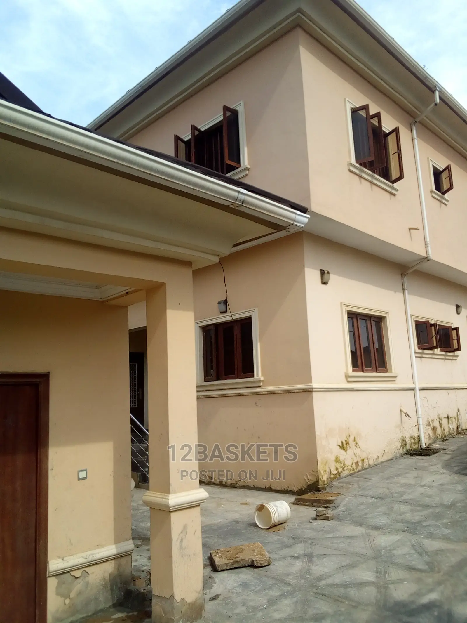 Furnished 3bdrm Apartment in Magodo for rent