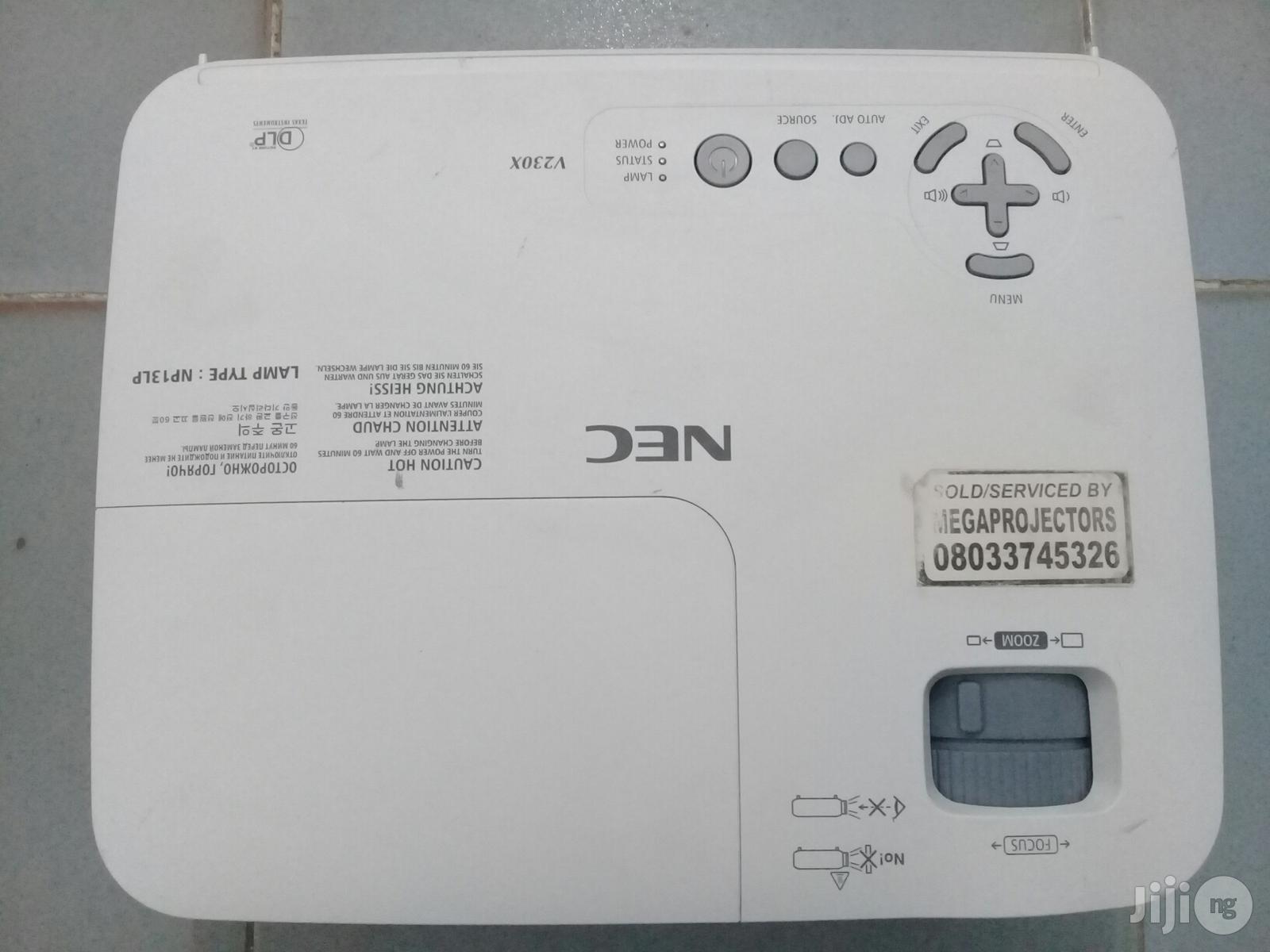 NEC Projector