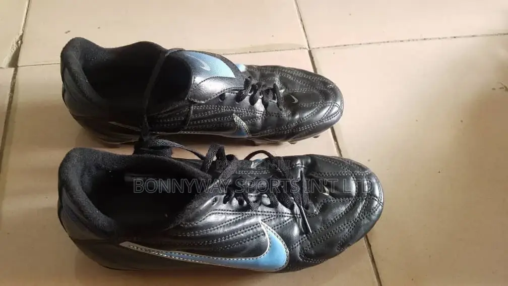 Nike Size 36.5 Children Tokunbo Boot