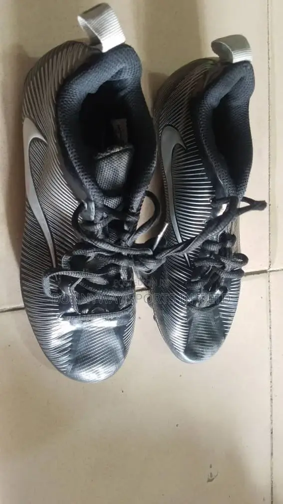 Nike Size 36.5 Children Tokunbo Boot