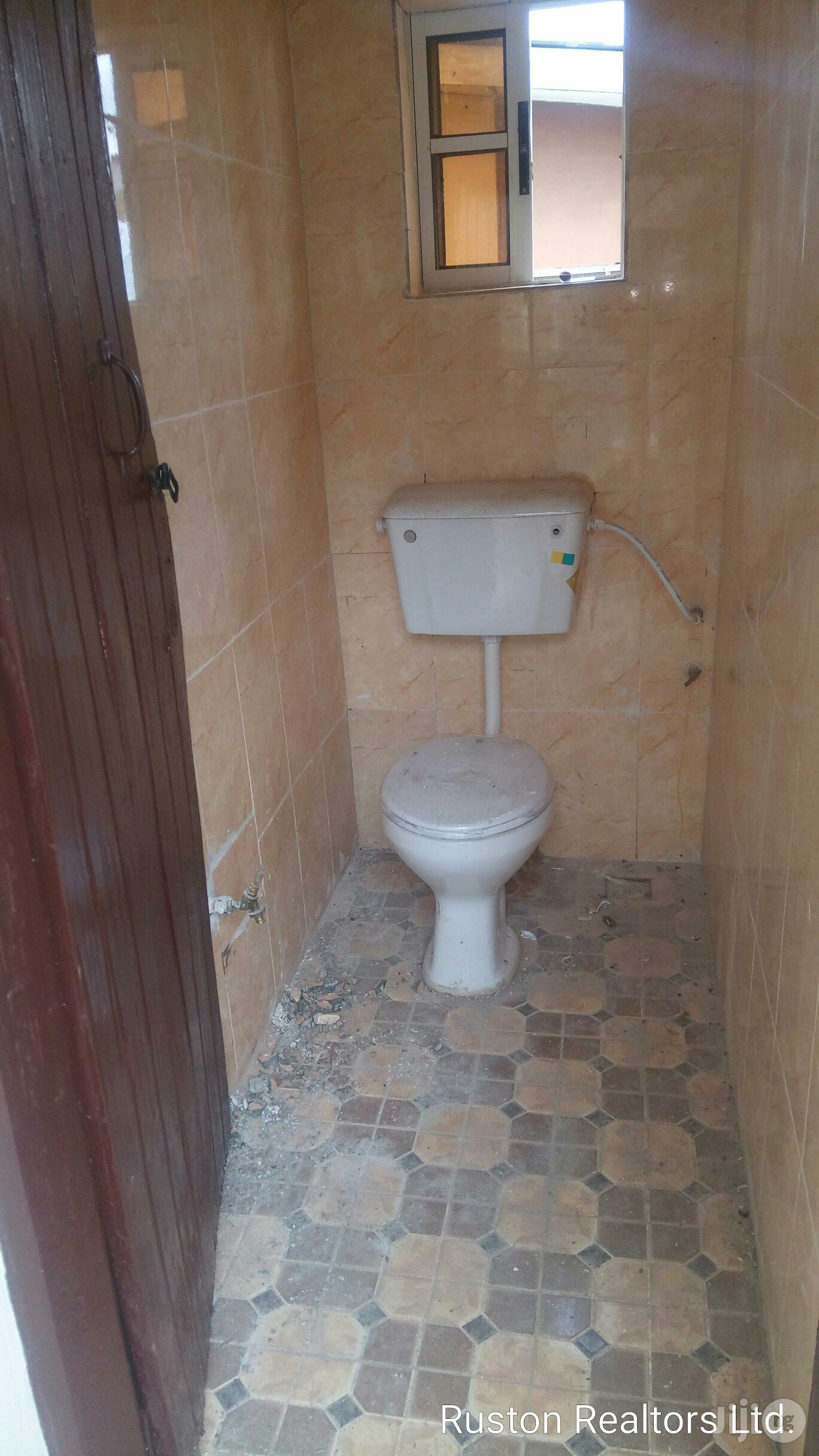 16 Rooms Building Ideal for Commercial Purposes