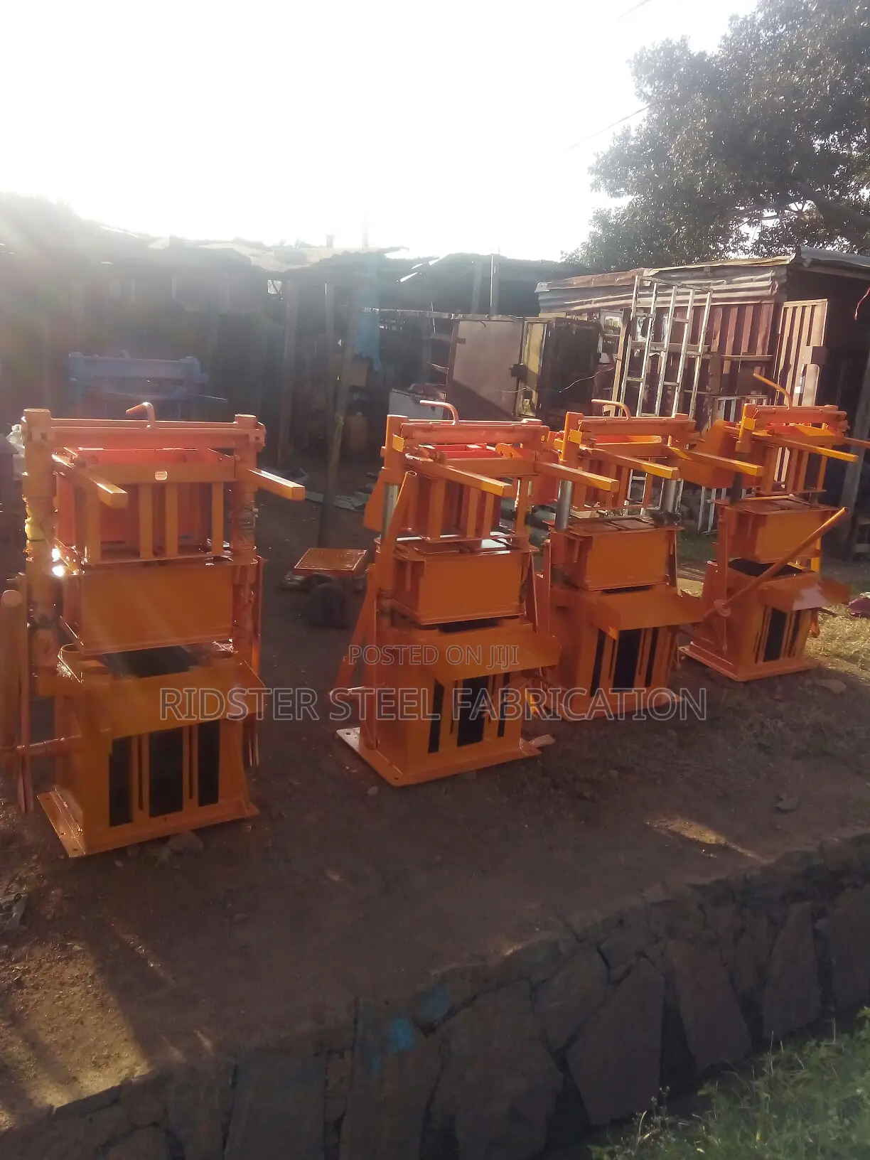 Hydro-Eletric Bricks and Blocks Moulding Machines