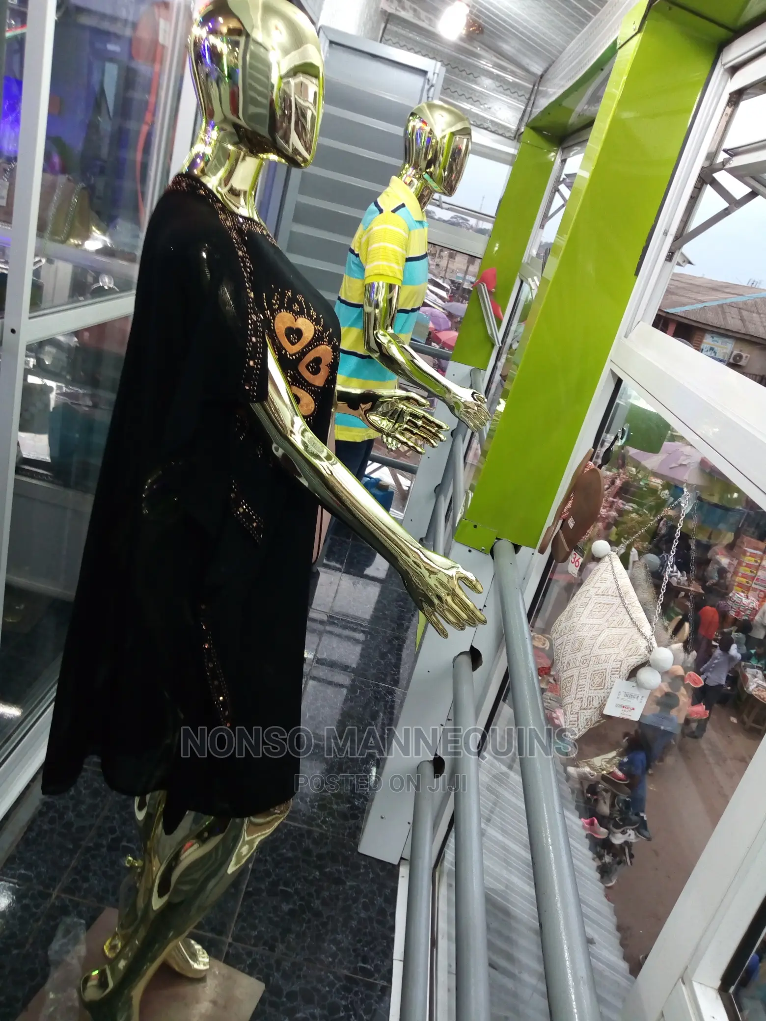 R4 Module Gold Chrome Display Mannequin