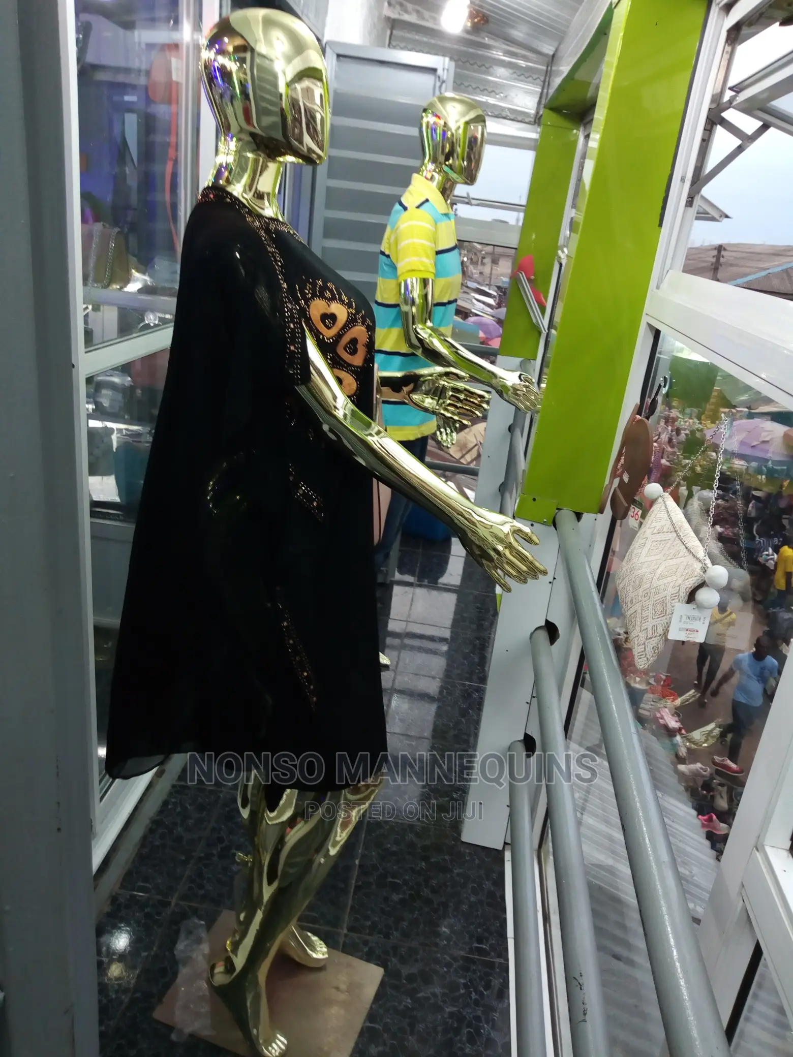 R4 Module Gold Chrome Display Mannequin
